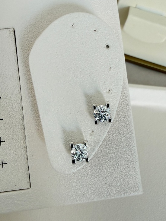 Jewelry - S925 Moissanite Four Prongs Diamond Studs
